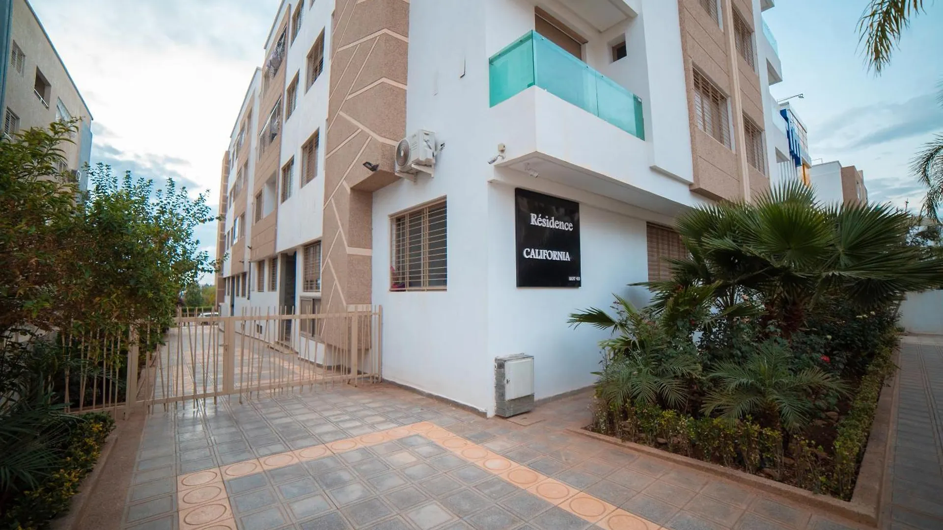 Apartment Confort Familial Lumineux Et Spacieux Avec Jardin, Pres De L'Aeroport Et A Proximite De Marjane Et De La Foret Fes Morocco