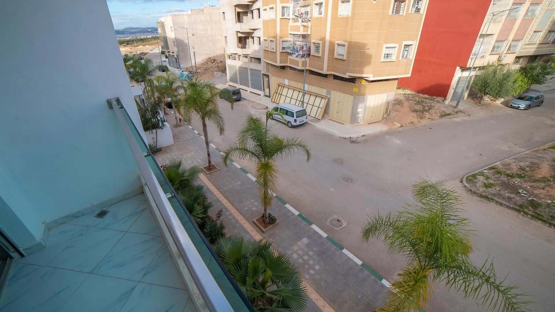 Appartement Familial Climatise, Spacieux Et Raffine Avec Vue Sur Jardin - Proche De L'Aeroport, Marjane Et De La Foret