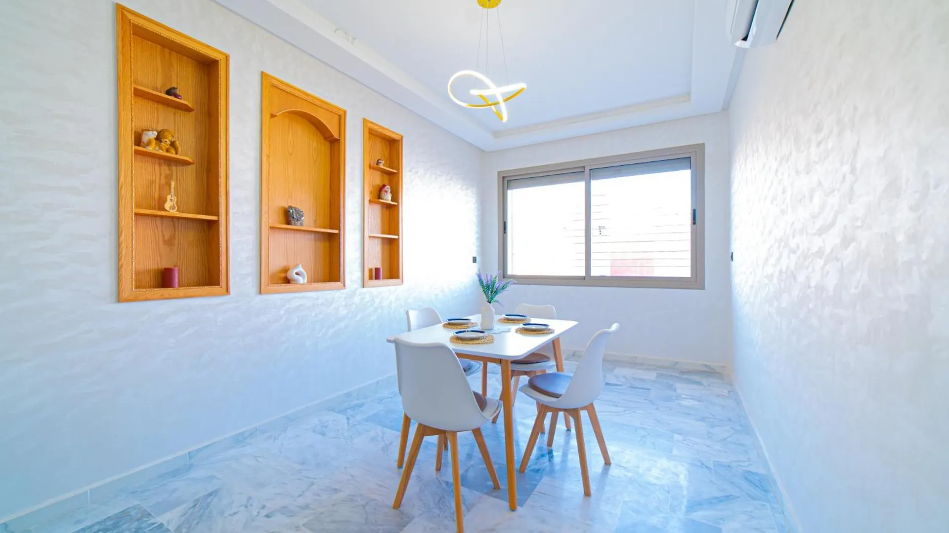 Lägenhet Appartement Familial Climatise, Spacieux Et Raffine Avec Vue Sur Jardin - Proche De L'Aeroport, Marjane Et De La Foret