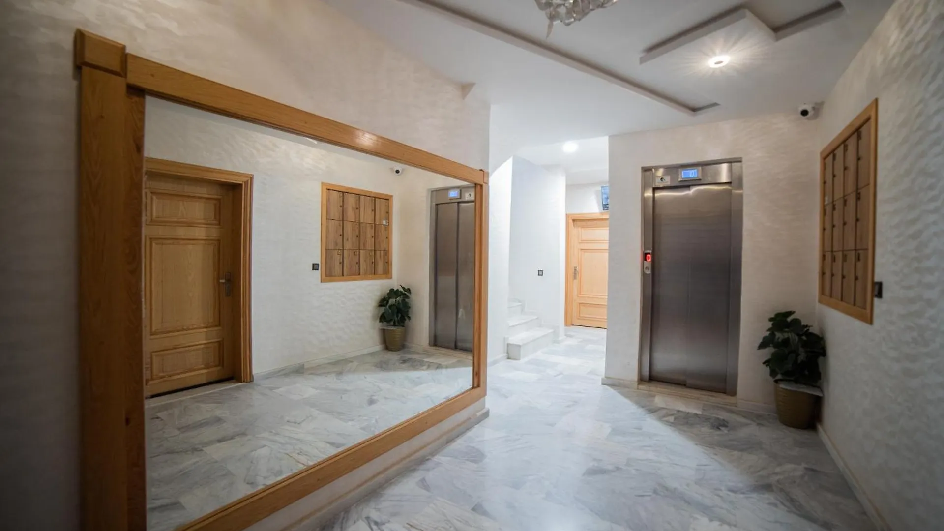 Confort Familial Lumineux Et Spacieux Avec Jardin, Pres De L'Aeroport Et A Proximite De Marjane Et De La Foret Fes Apartment